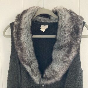 Chicos Gray  knit faux fur collar sweater vest  size 1 ( Med )